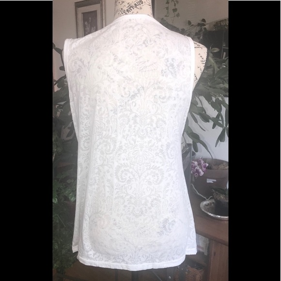 *Bundle Of 4 tops all size medium. Unknown brands - Picture 4 of 8